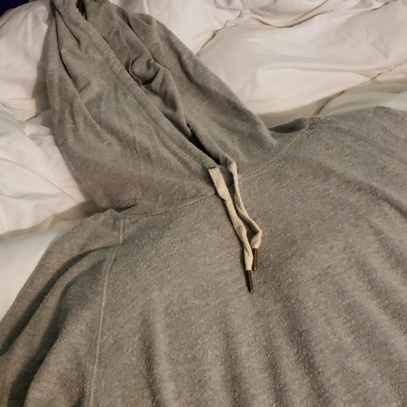 Soft hooded sweatshirt - Picture 3 of 4